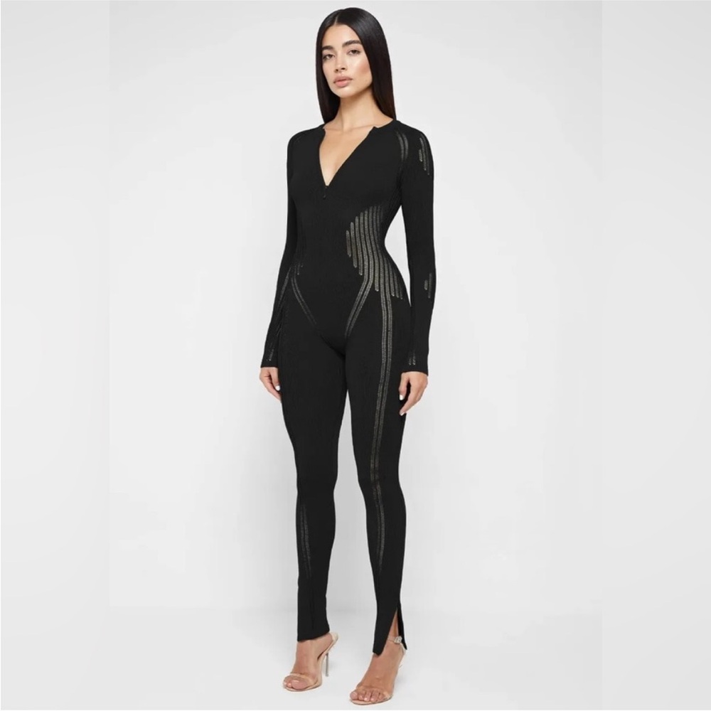 Black Sculpting Long-Sleeve Jumpsuit with Contrast Lines - Picture 2 of 3